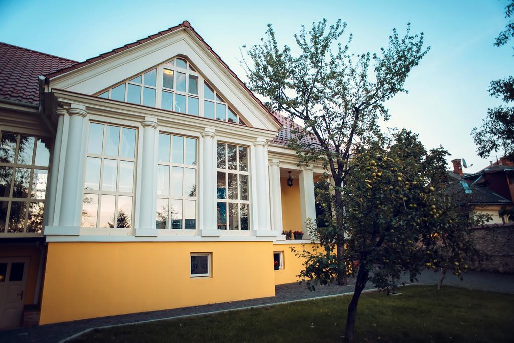Boutique Hotel Villa P Uzhhorod Exterior foto