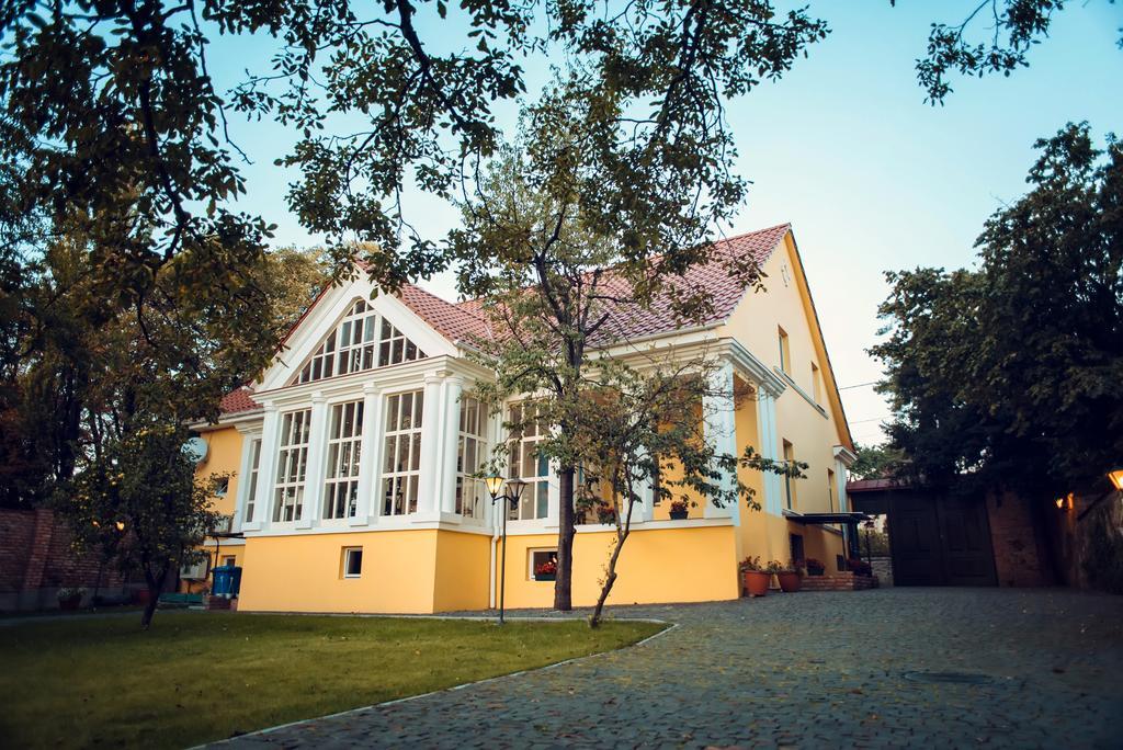 Boutique Hotel Villa P Uzhhorod Exterior foto