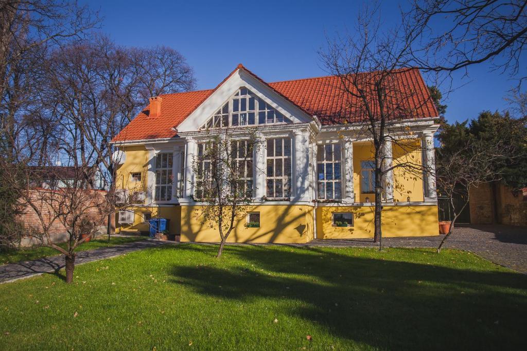 Boutique Hotel Villa P Uzhhorod Exterior foto